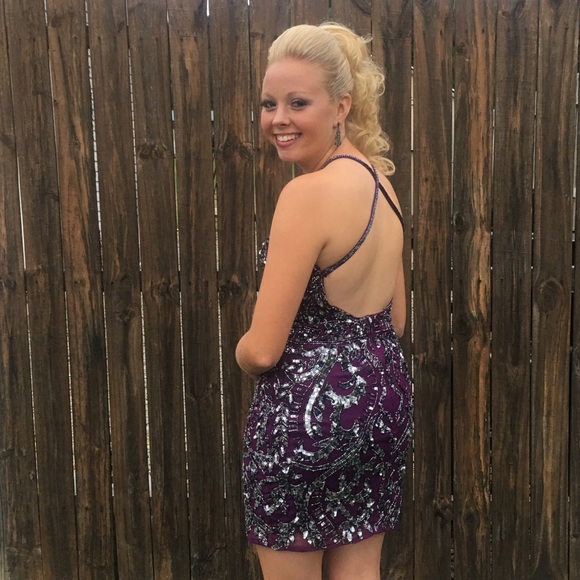 Dress - Picture 3 of 3